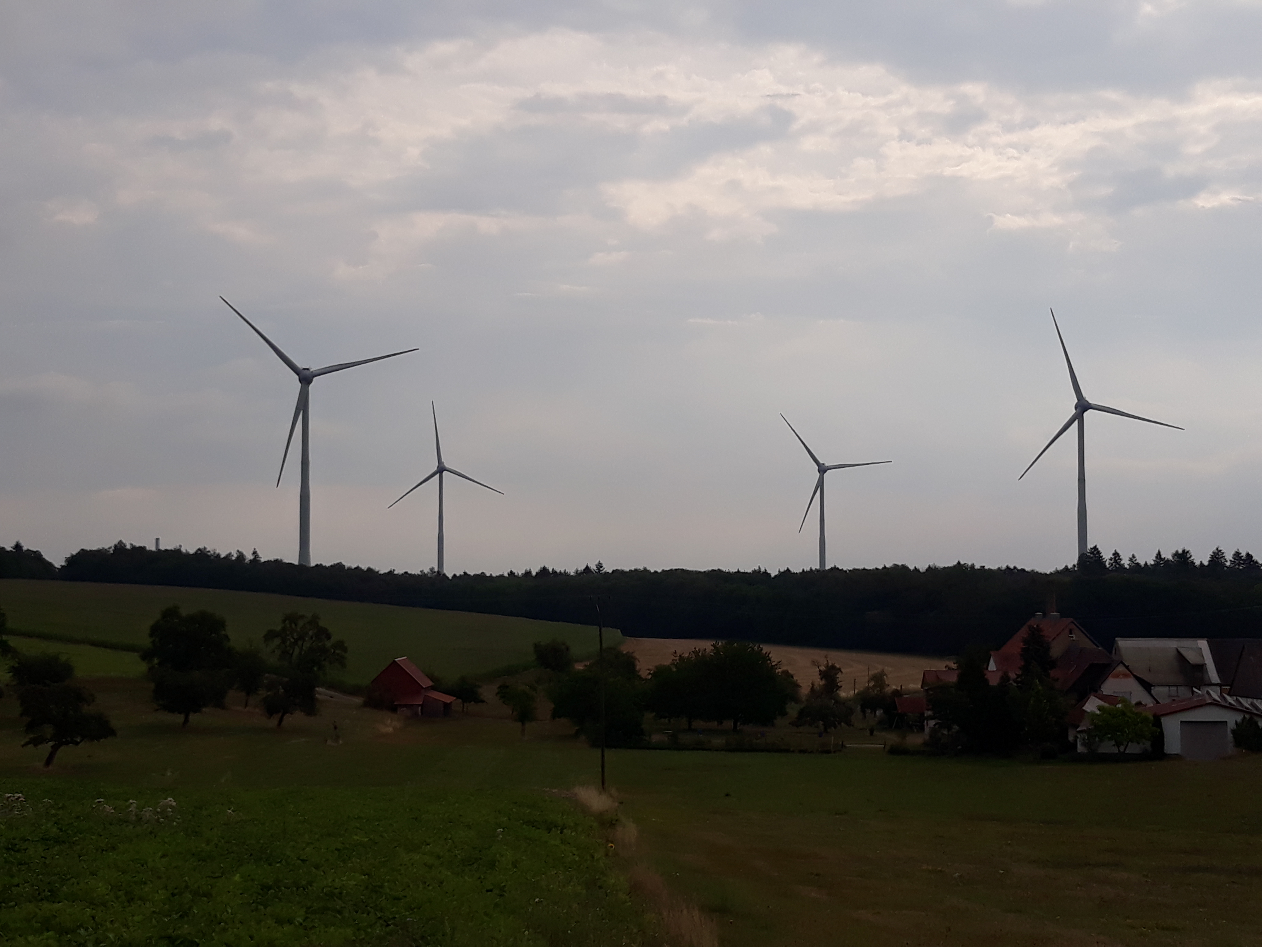 Windpark bei Ahorn (Nabenhöhe 160 m)